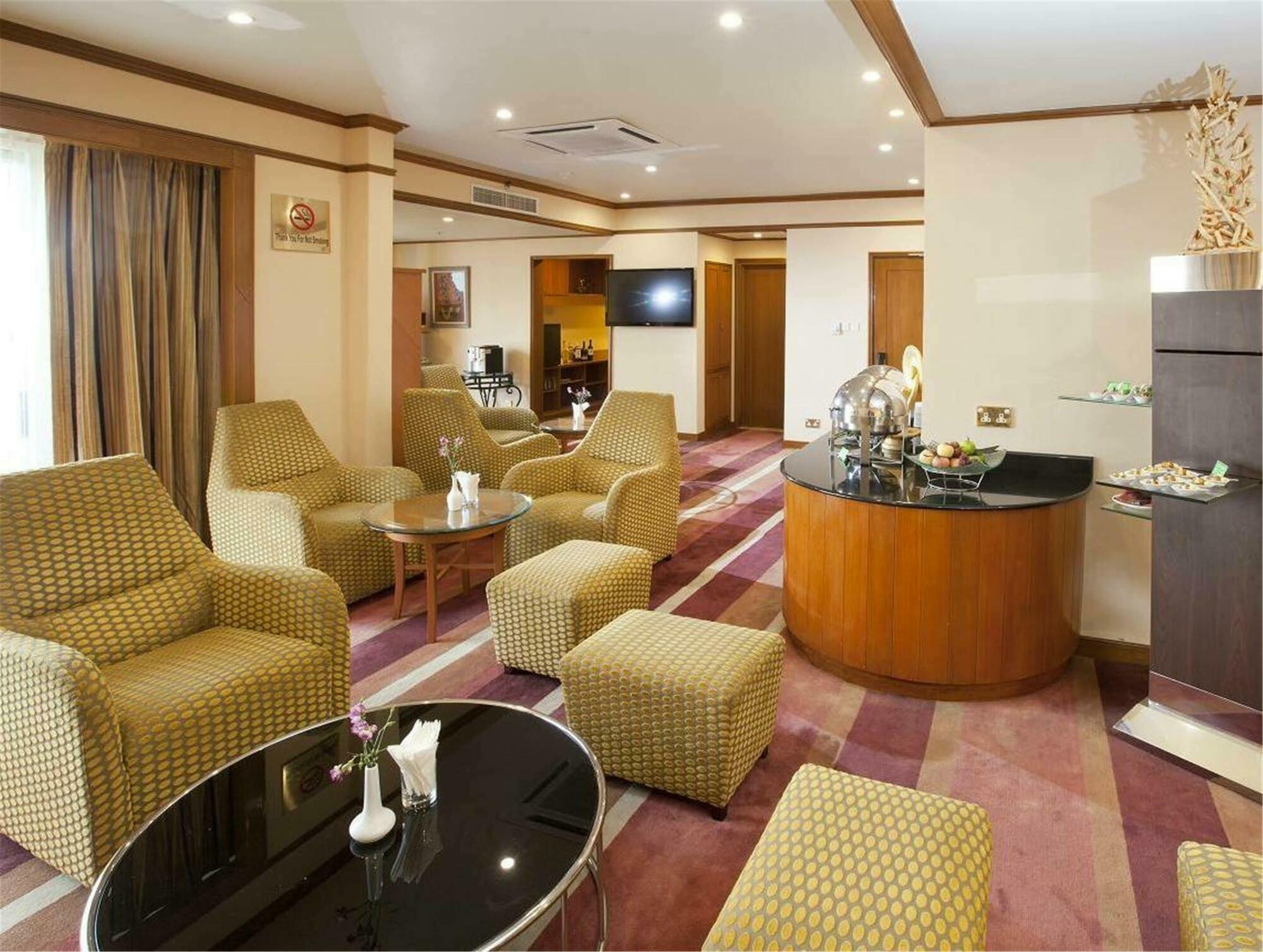 Dorsett Grand Labuan Hotell Eksteriør bilde